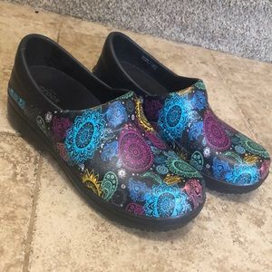 Crocs Dual Comfort Women’s Nurse Work Shoes 7W